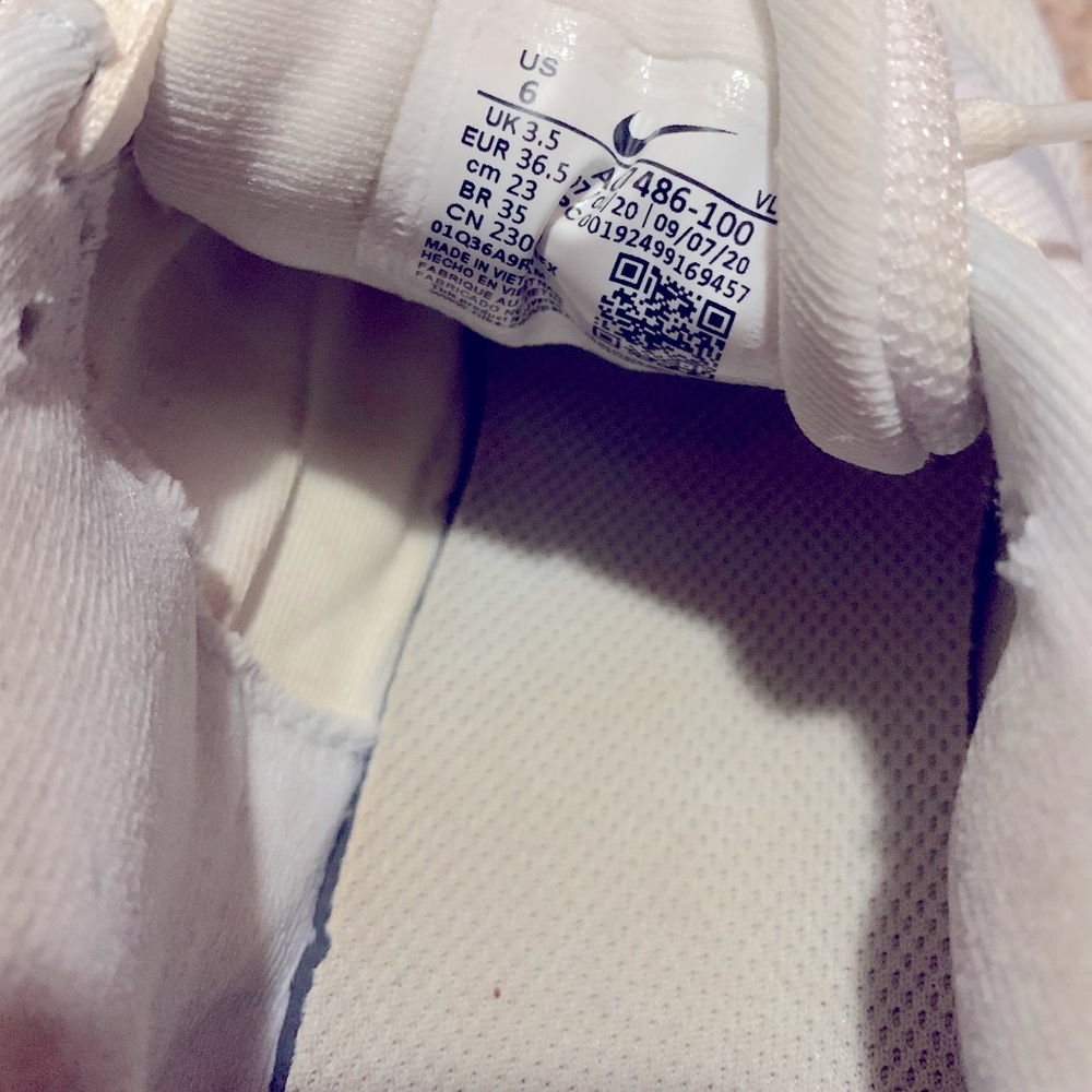 Nikes - Picture 4 of 7